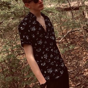 Short-Sleeve Navy Blue Floral Button-Up